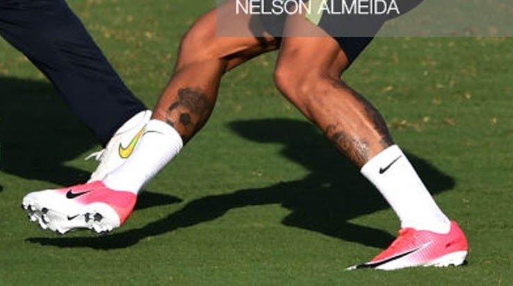 Nike mercurial vapor 2025 xi pink and white